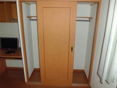 収納　衣服をたくさん収納できます。