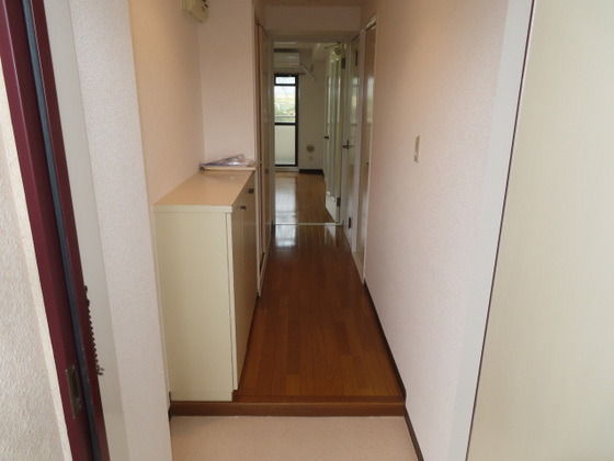 玄関　※別部屋の写真です