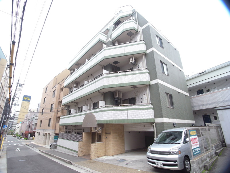 Kitano Flats Plusの建物外観