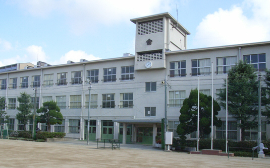 【豊中市野田町のマンションの小学校】