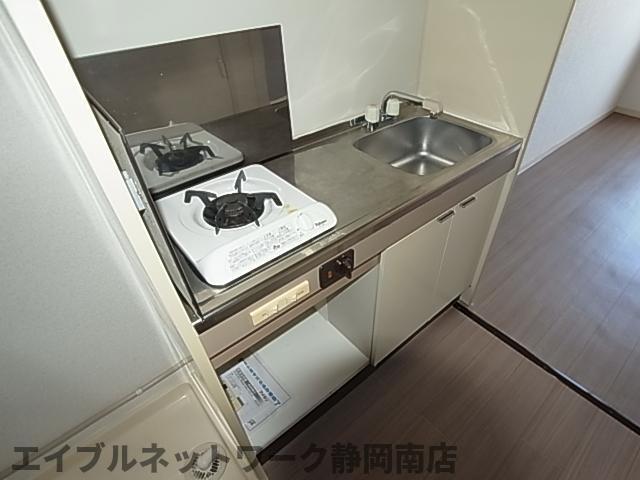 【静岡市駿河区登呂のマンションのキッチン】