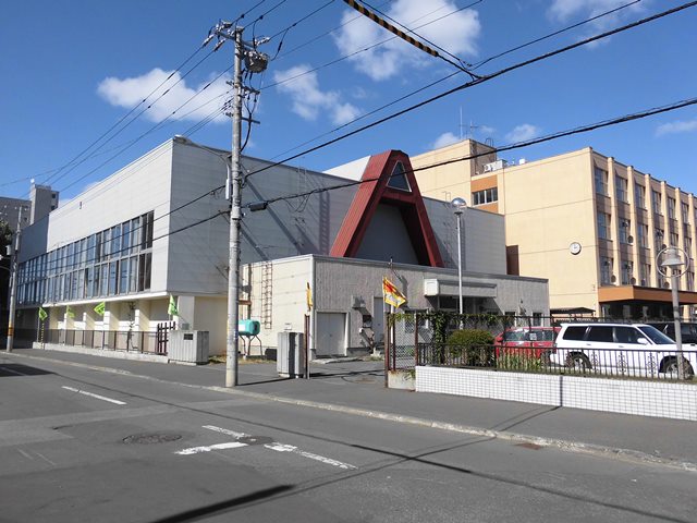 【札幌市中央区南十五条西のマンションの小学校】