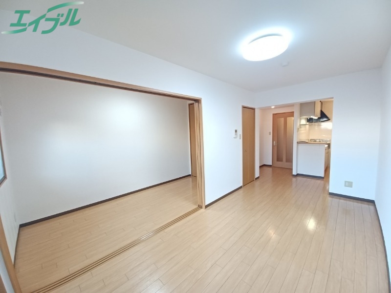 居室・リビング　同型参考写真