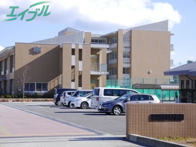 中学校　四日市市立南中学校（中学校）まで2574m