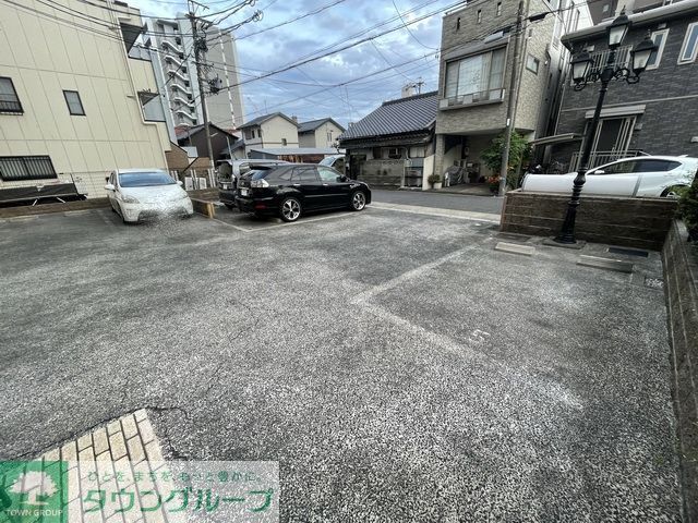 【名古屋市中村区中島町のマンションの駐車場】