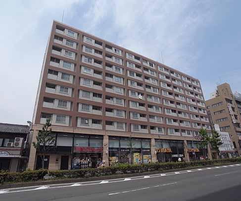 【京都市右京区西院三蔵町のマンションの建物外観】