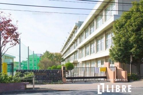 【東大和市桜が丘のマンションの中学校】