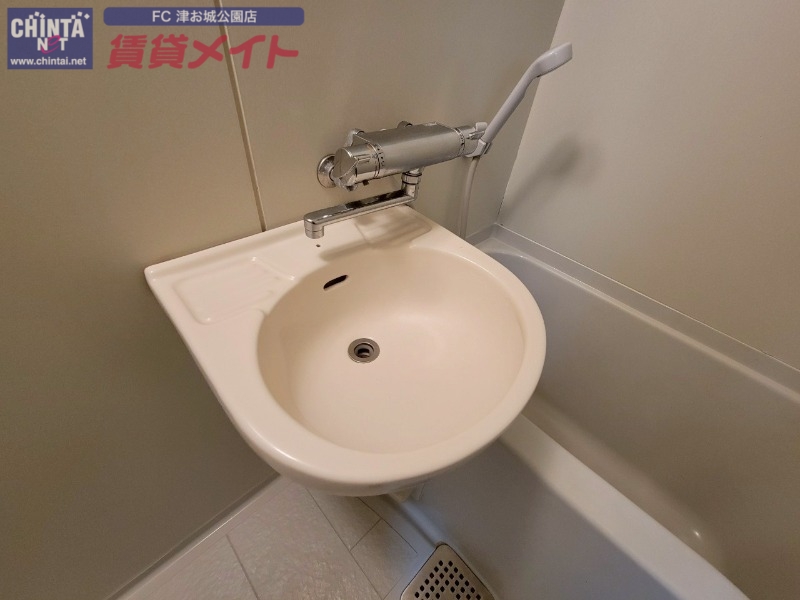 洗面設備　同じ物件、別部屋の写真です