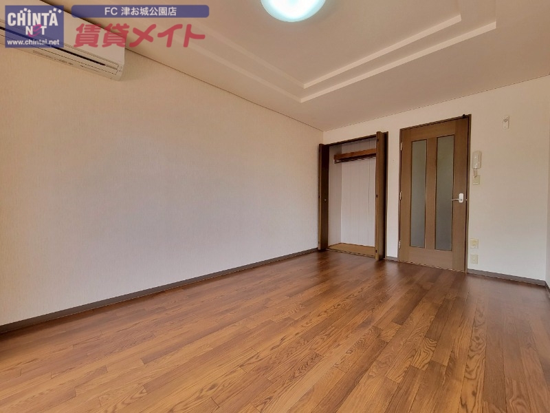 居室・リビング　同じ物件、別部屋の写真です