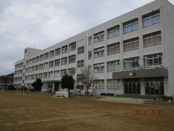 小学校　余部小学校（小学校）まで475m