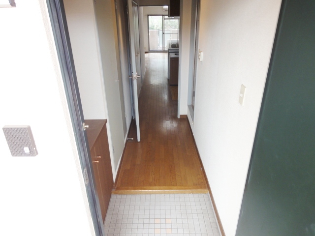 玄関　同物件、別号室のものです。