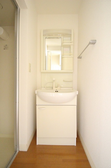 洗面設備　同物件、別号室のものです。