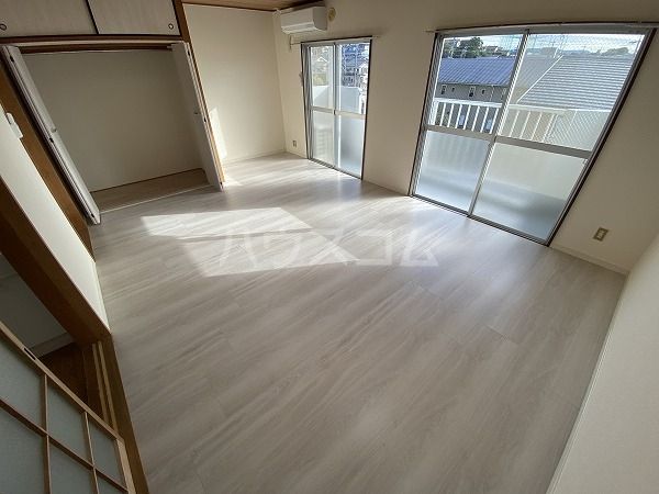 コーポすずき A棟の居間写真