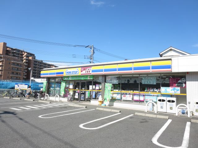 コンビニ　ミニストップ（コンビニ）まで820m