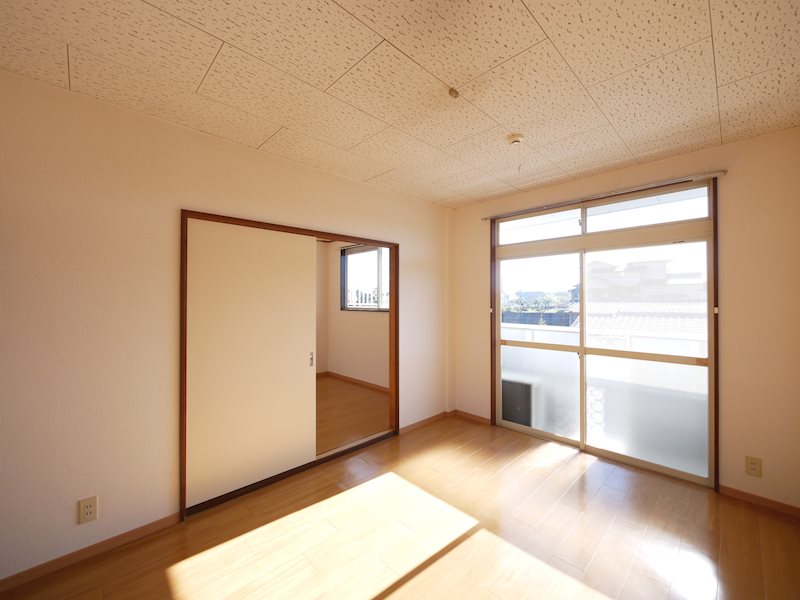 居室・リビング　東側洋室