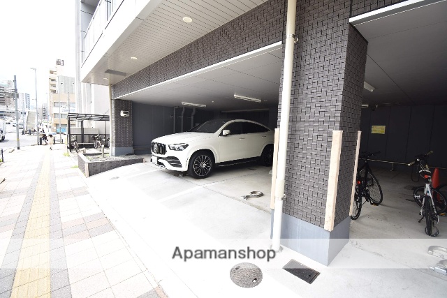 駐車場　ロビー