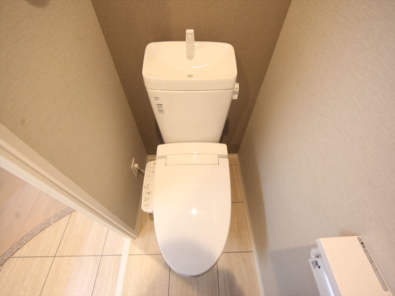 トイレ　温水洗浄暖房便座付トイレ