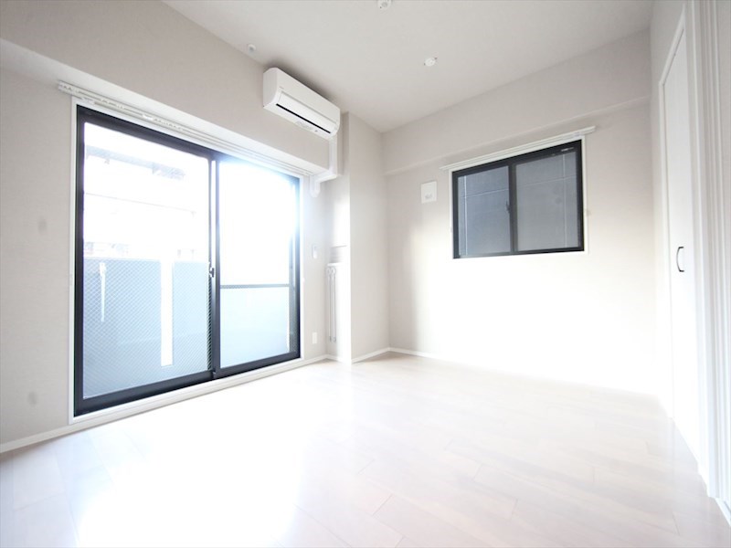 バルコニー　洋室7.49帖　2面採光　エアコン完備　バルコニー