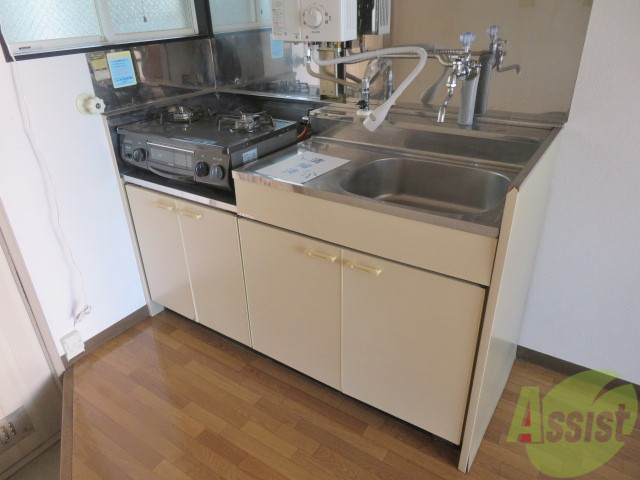 キッチン　キッチンはこちら、ガスコンロ備え付けで嬉しいですね