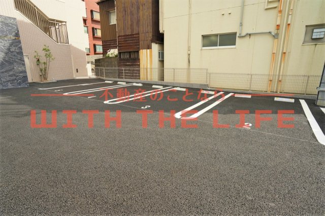 駐車場　車をお持ちの方に嬉しい駐車場付きの物件です