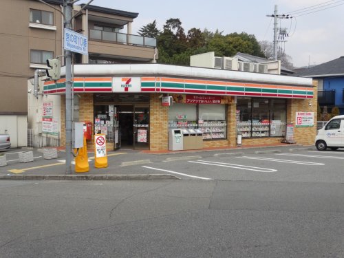 コンビニ　セブンーイレブン宝塚宮の町店（コンビニ）まで477m