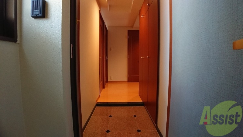 玄関　玄関からの様子を撮影してみました。動線になります。