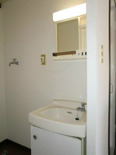 洗面設備　反転間取り参照