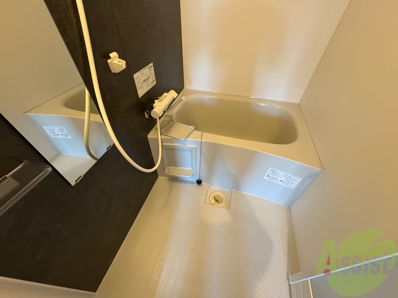 バス・シャワールーム　お風呂になります。一日の疲れを癒してくださいね。