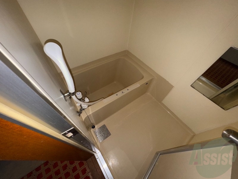 バス・シャワールーム　ユニットバスです。疲れを癒すのに欠かせませんね！