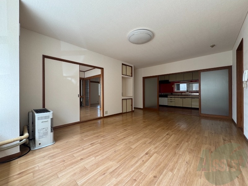 居室・リビング　広くてキレイなお部屋が広がっていて、充実した生活が送れそう。