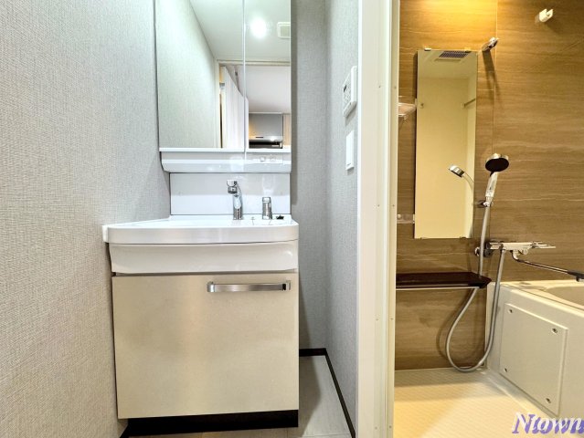 洗面設備　朝の身支度には欠かせない独立洗面化粧台