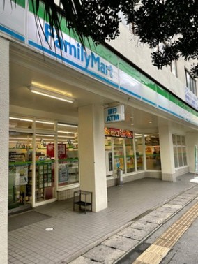 コンビニ　沖縄ファミリーマート 那覇高校前店（コンビニ）まで387m