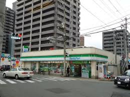 コンビニ　ファミリーマート 福山駅北口店（コンビニ）まで581m