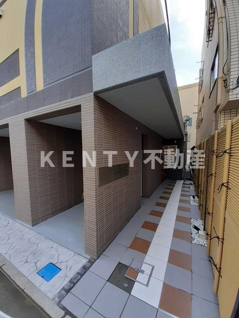 エントランス　落ち着いたエントランスです