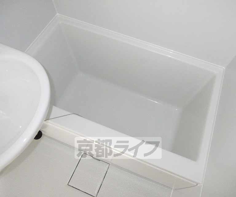 バス・シャワールーム　ゆったり広いお風呂です。