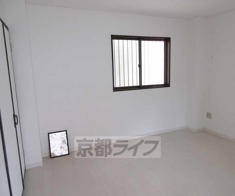 居室・リビング　８．８帖の洋室。