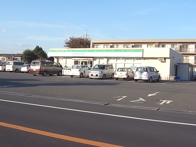 コンビニ　ファミリーマート豊四季南店（コンビニ）まで415m