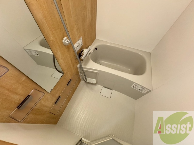 バス・シャワールーム　お風呂になります。一日の疲れを癒してくださいね。