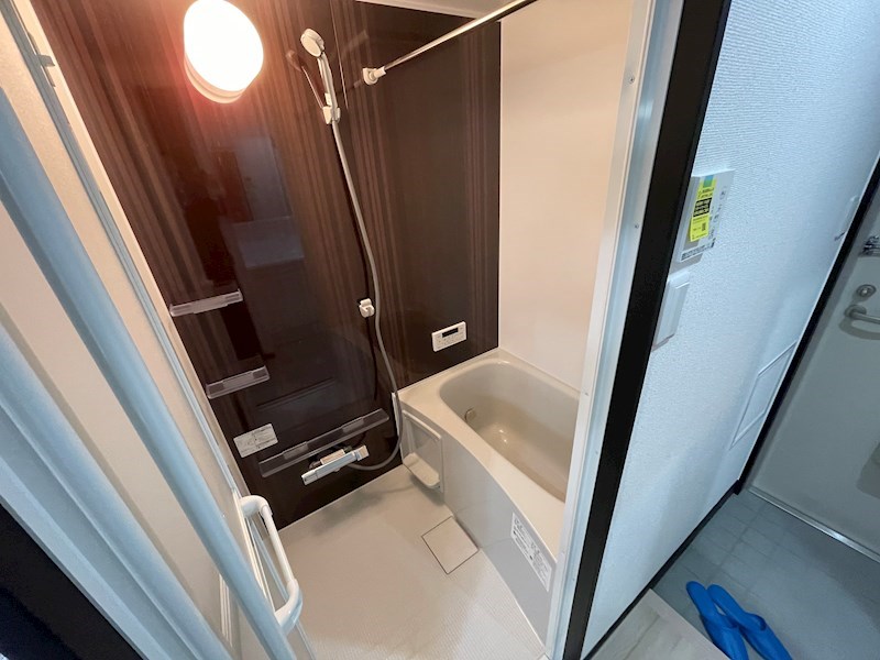 バス・シャワールーム　※同棟同型内観写真。現状優先・写真は反転で実際の配置は間取図