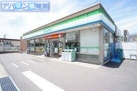 コンビニ　ファミリーマート新潟文京町店（コンビニ）まで696m