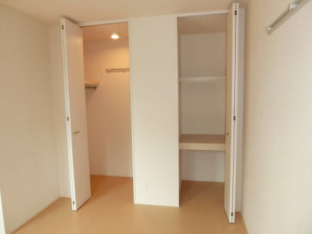 収納　ステップインクローゼット