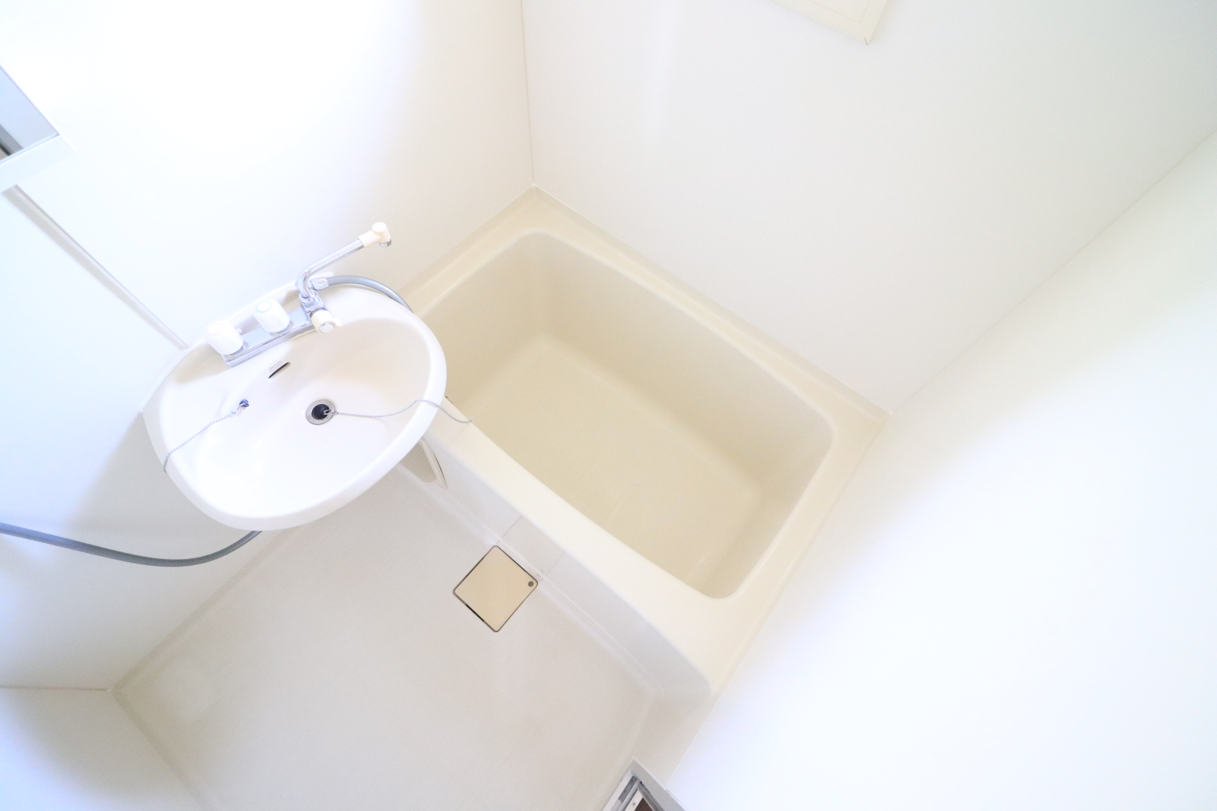 バス・シャワールーム　浴室です♪