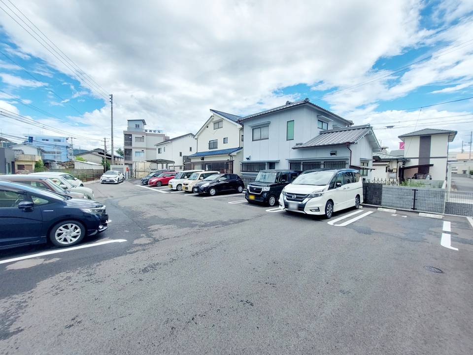 駐車場　駐車場