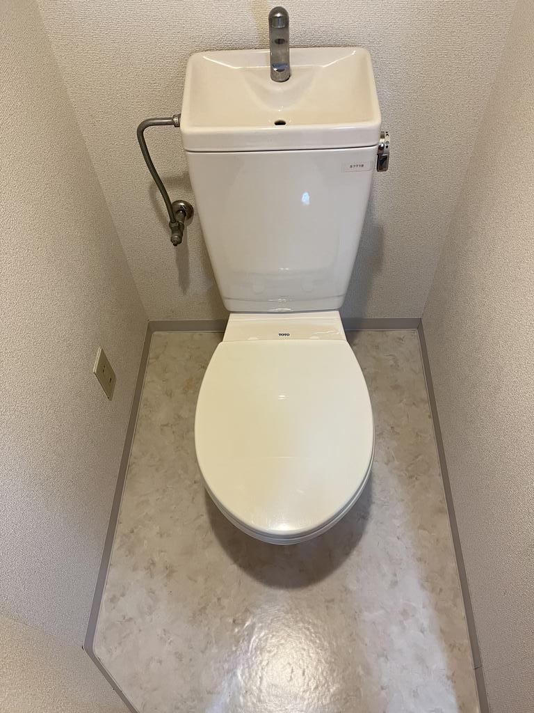 トイレ　同タイプ同モデルを使用