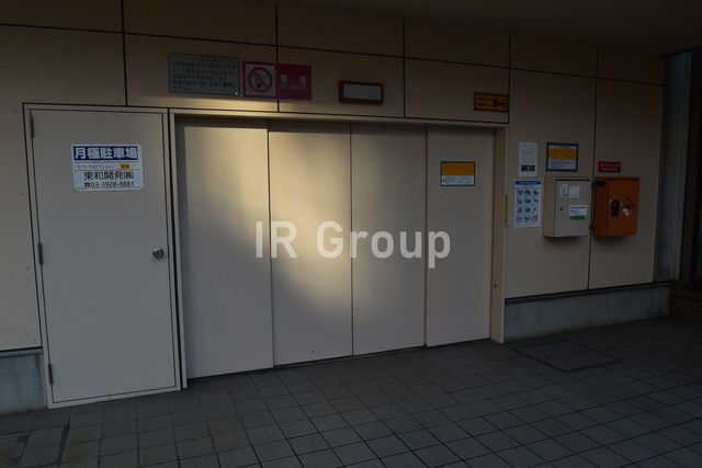 駐車場　駐車場