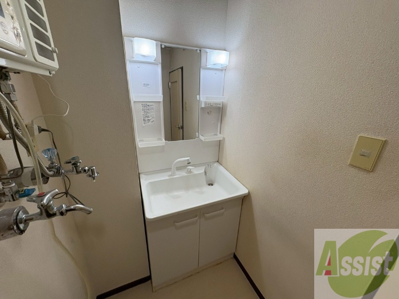 洗面設備　洗面台です。朝の身支度はここでバッチリにしましょう。