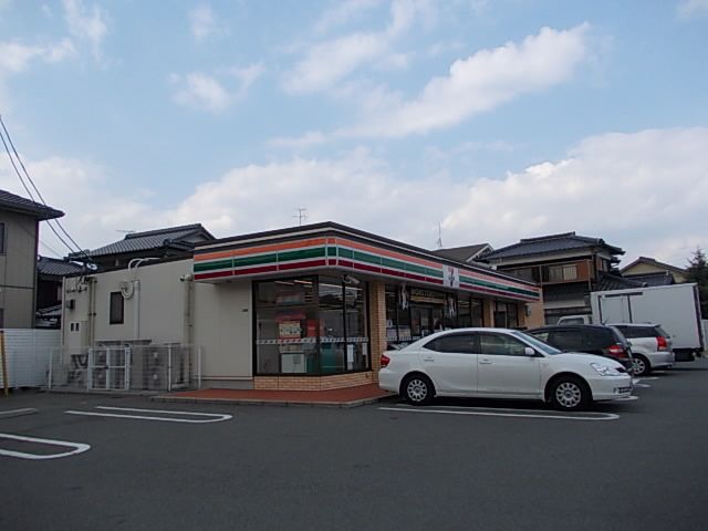 コンビニ　セブンイレブン（コンビニ）まで800m