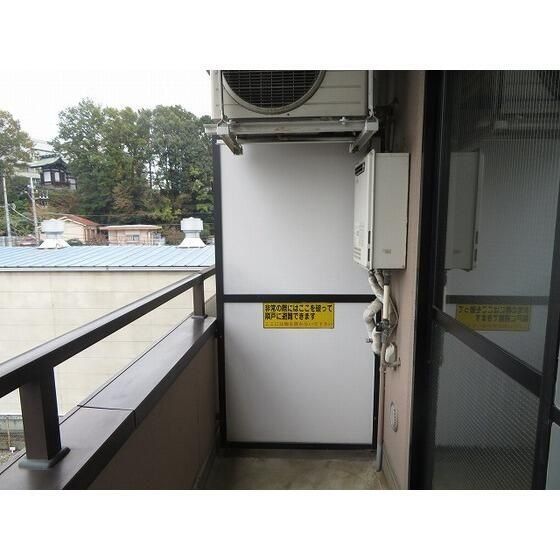 バルコニー　♪ゴミ出しはルールとマナーを守りましょう♪