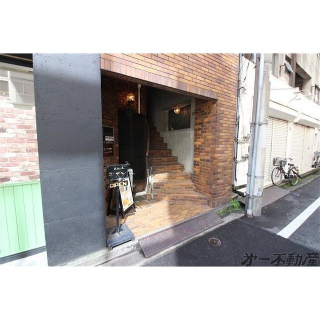 エントランス　入口