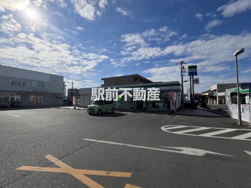 コンビニ　ファミリーマートYOUランド玉名店（コンビニ）まで600m